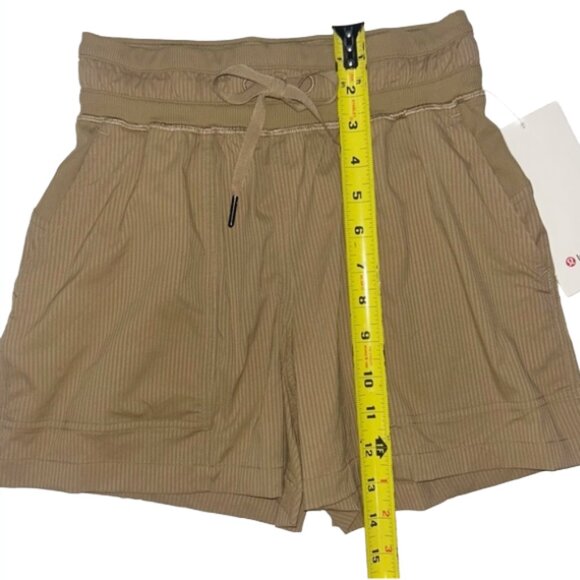 Lululemon Dance Studio High-Rise Shorts Mojave Tan Size 0 - Picture 6 of 6